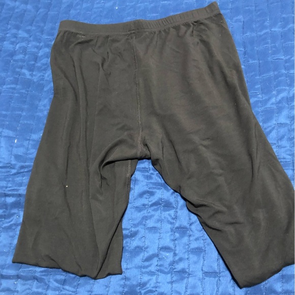 Blue Sky Black leggings- size small - 95% bamboo- 5% Lycra- like new - Picture 3 of 6